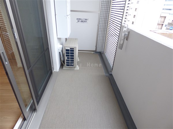 バルコニー　広いバルコニーは南向きです！（未完成）