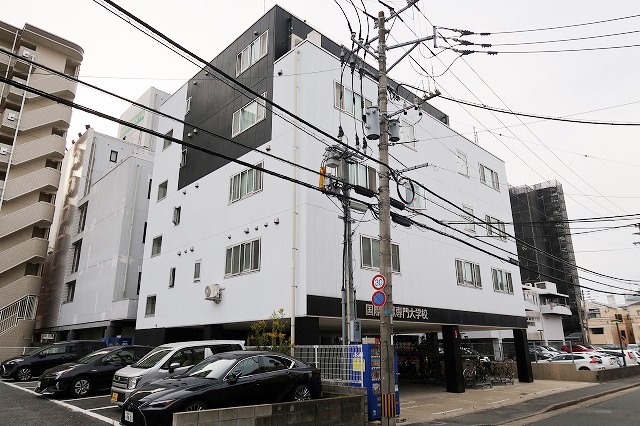 その他　専門学校国際貢献専門大学校（その他）まで745m