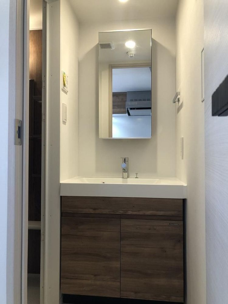 洗面設備　コンパクトで使いやすい洗面所