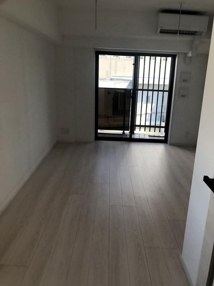 居室・リビング　こちらのリビングで趣味の時間をお楽しみください