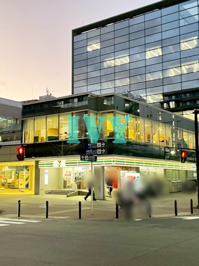 コンビニ　セブンイレブン 新横浜2丁目店（コンビニ）まで120m