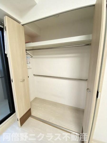 収納　内装は別部屋の参考写真です。