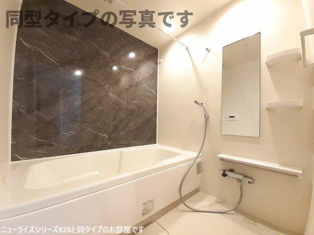 バス・シャワールーム　コンパクトで使いやすいお風呂です