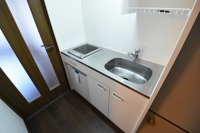 キッチン　IHコンロ付きのキッチン♪小型冷蔵庫付き♪