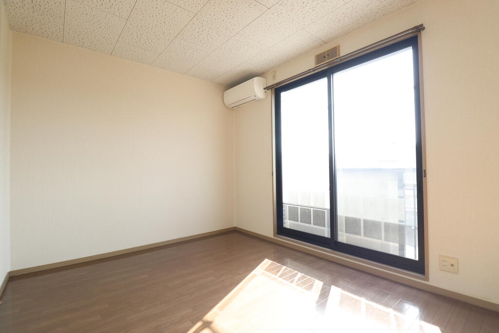 その他　別角度からの洋室です♪