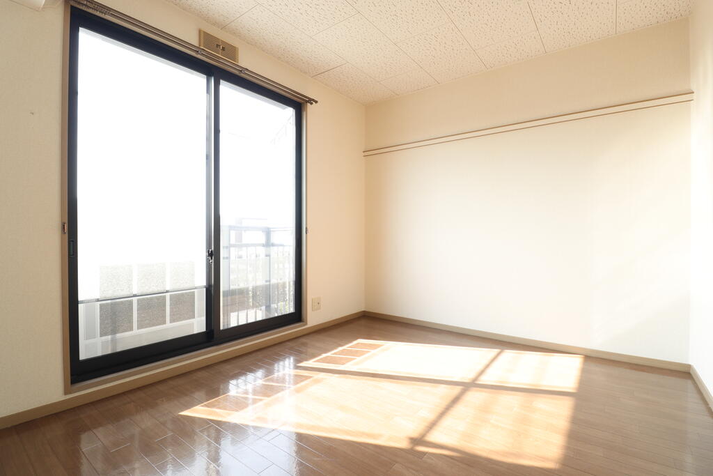 居室・リビング　日当たりの良いリビングです♪