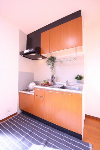 キッチン　写真に写っている雑貨・小物等はお引渡し前に撤去致します。