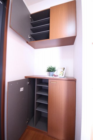 収納　写真に写っている雑貨・小物等はお引渡し前に撤去致します。