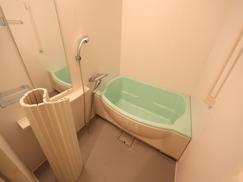 バス・シャワールーム　ゆったりしたバスルーム