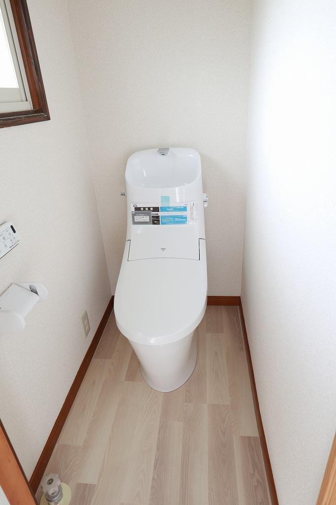 バルコニー　洗浄機能付きトイレ