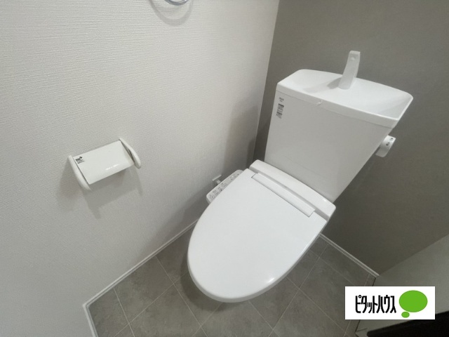 トイレ　温水洗浄便座