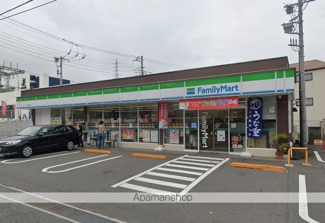 コンビニ　ファミリーマート（コンビニ）まで54m