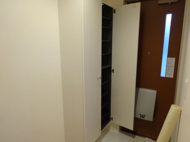 玄関　容量の大きいシューズボックス