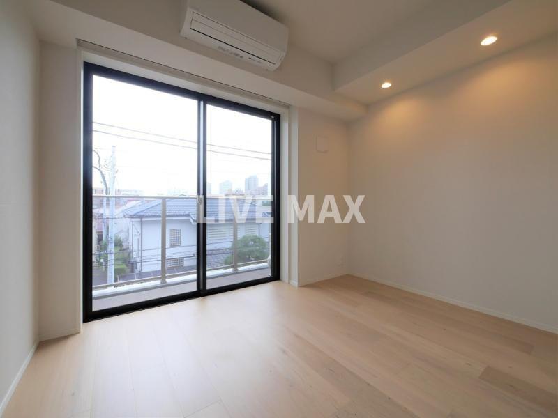 居室・リビング　別号室参考写真