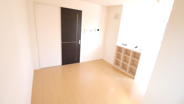 居室・リビング　開放感のあるゆったりとしたお部屋です♪