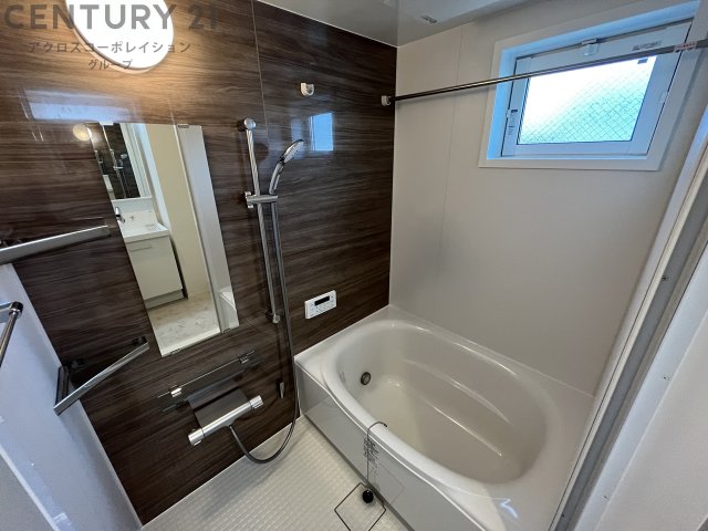 バス・シャワールーム　浴室乾燥・追い炊き機能付きで便利☆