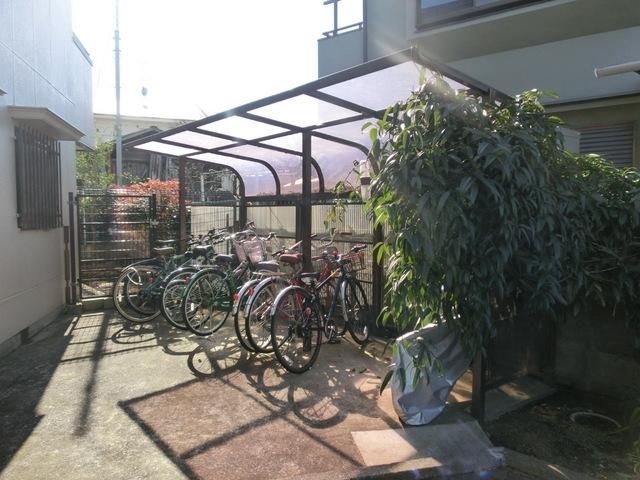 駐車場　★屋根付駐輪場スペースです★