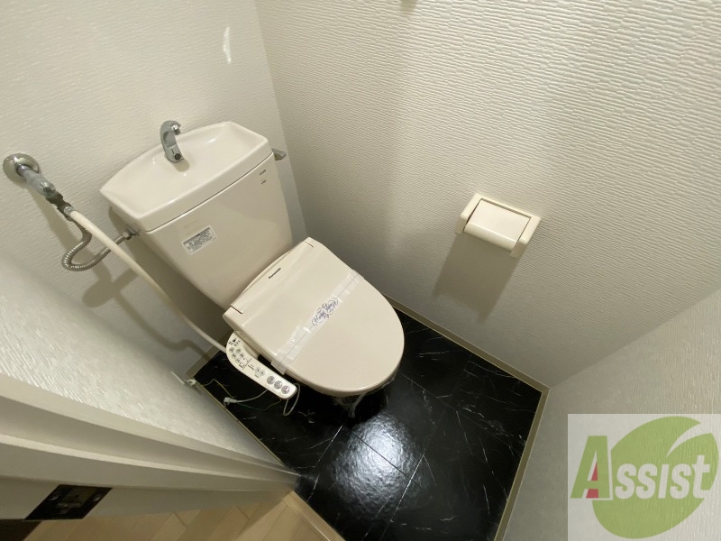 トイレ　ウォシュレット機能がついたトイレ。安心して使用できますね。