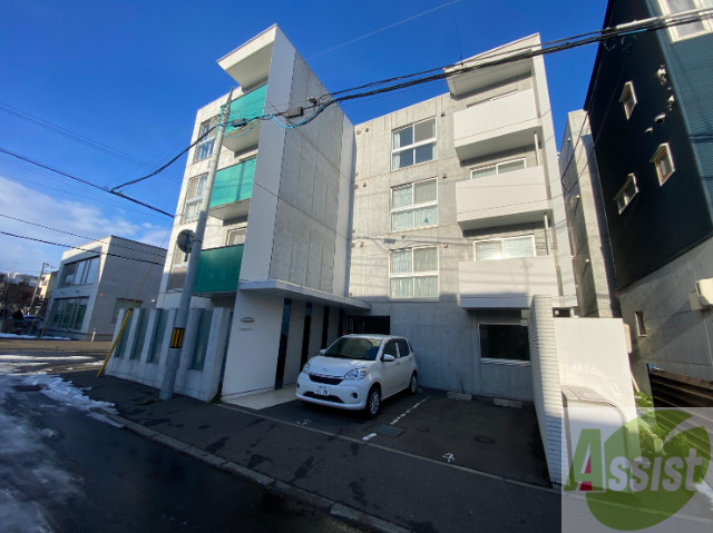 建物外観　札幌市中央区宮の森３条「レジェーロ」