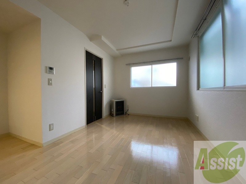 居室・リビング　広くてキレイなお部屋が広がっていて、充実した生活が送れそう。