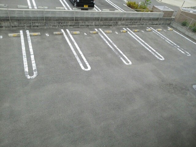 駐車場　駐車場完備です