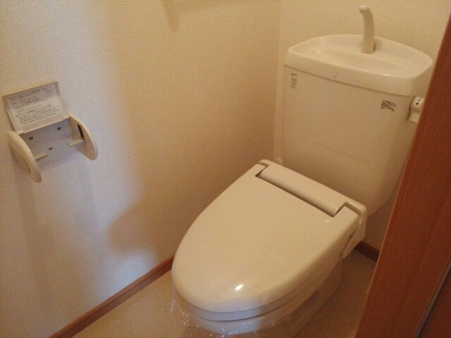 トイレ　落ち着いたトイレです