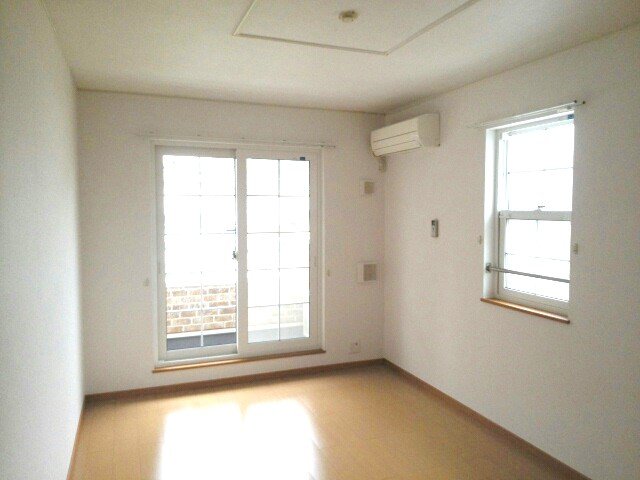 居室・リビング　ゆったり過ごせる居間です