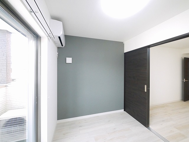 その他部屋・スペース　広くて明るい寝室