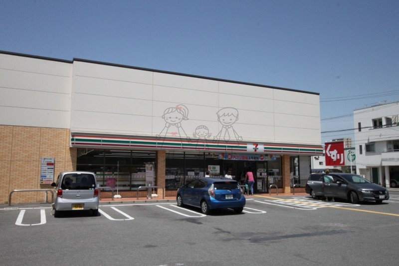 コンビニ　セブンイレブン大阪西田辺町1丁目店（コンビニ）まで234m