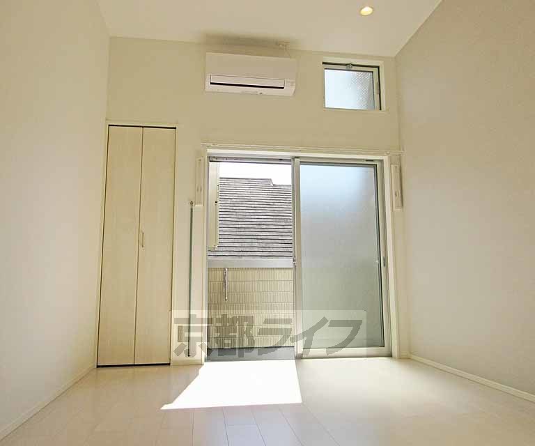 居室・リビング　明るくて開放的！洋室６．５帖です！