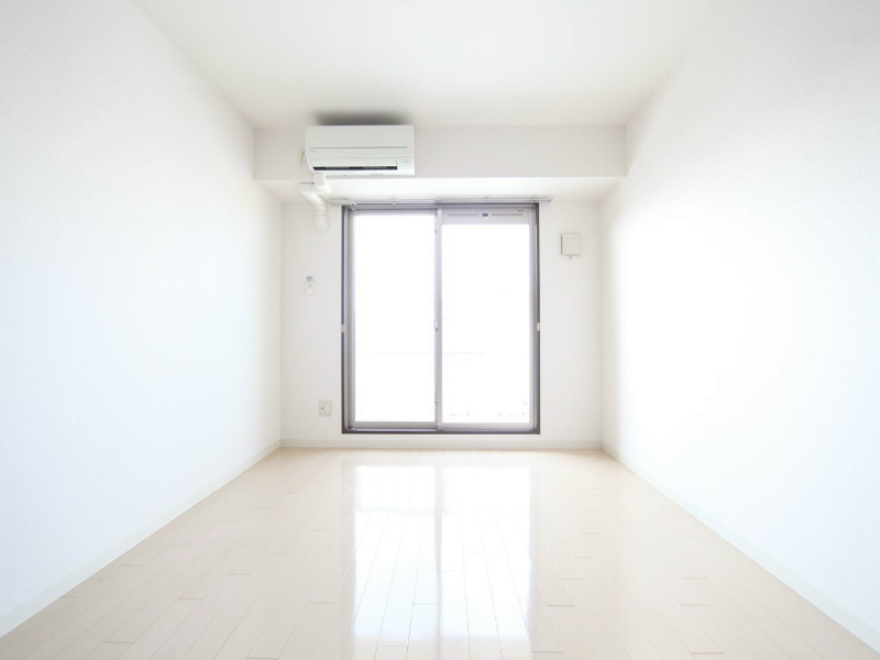 その他部屋・スペース　洋室8.5帖　エアコン付　収納充実しています