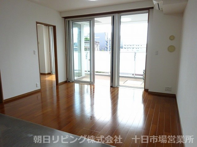 居室・リビング　反転タイプ（違うお部屋