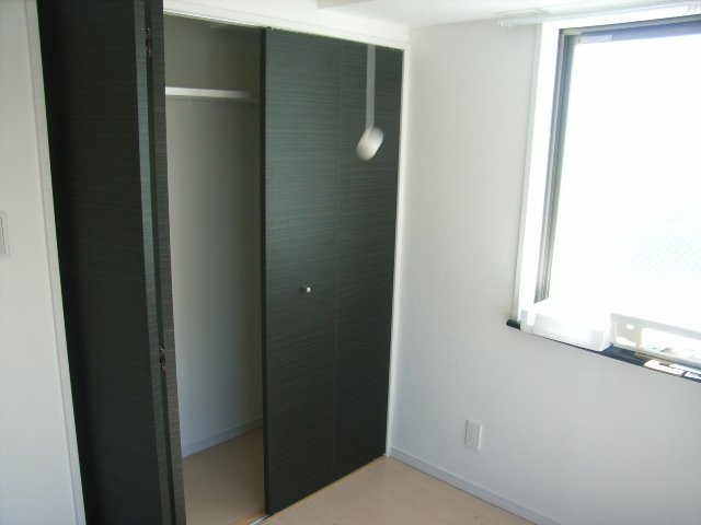 収納　同物件別号室のものです。