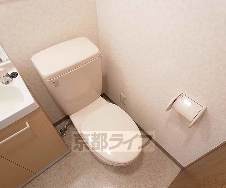 トイレ　清潔感のある洋式トイレ。