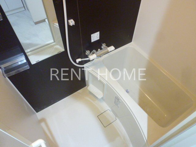 バス・シャワールーム　浴室乾燥機付きです