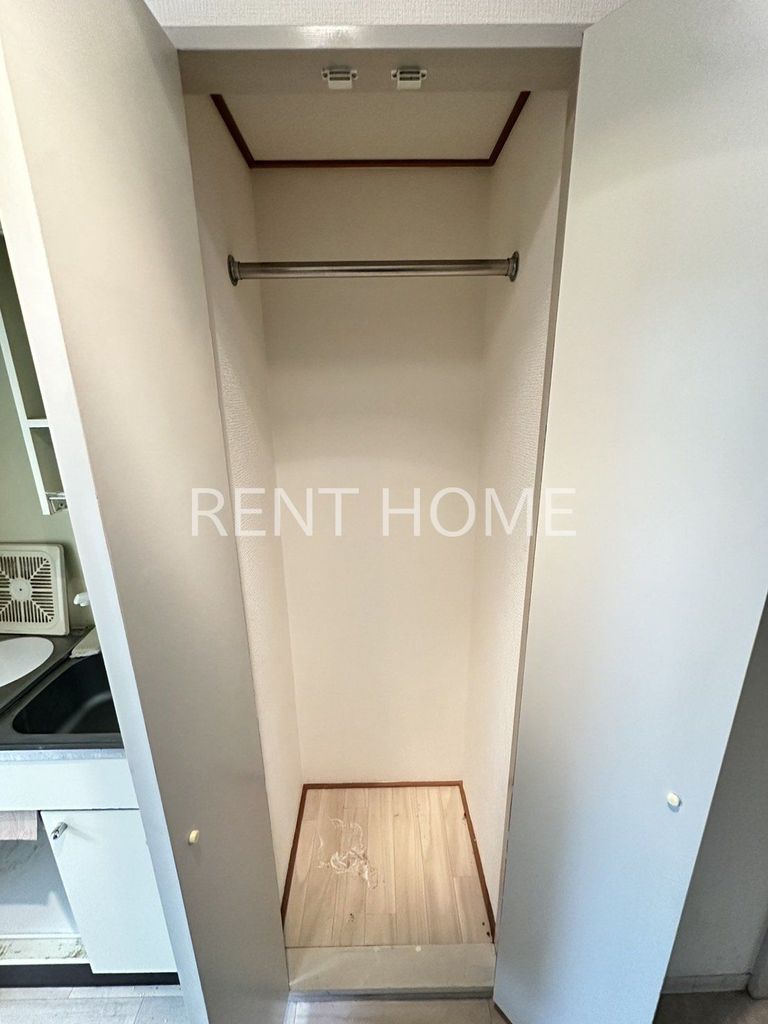 収納　別タイプのお部屋の写真です