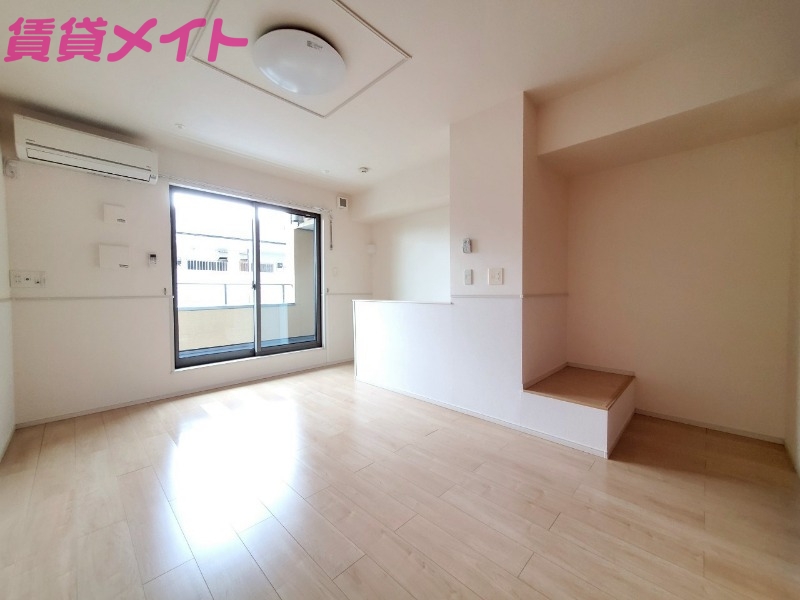 居室・リビング　同型参考写真