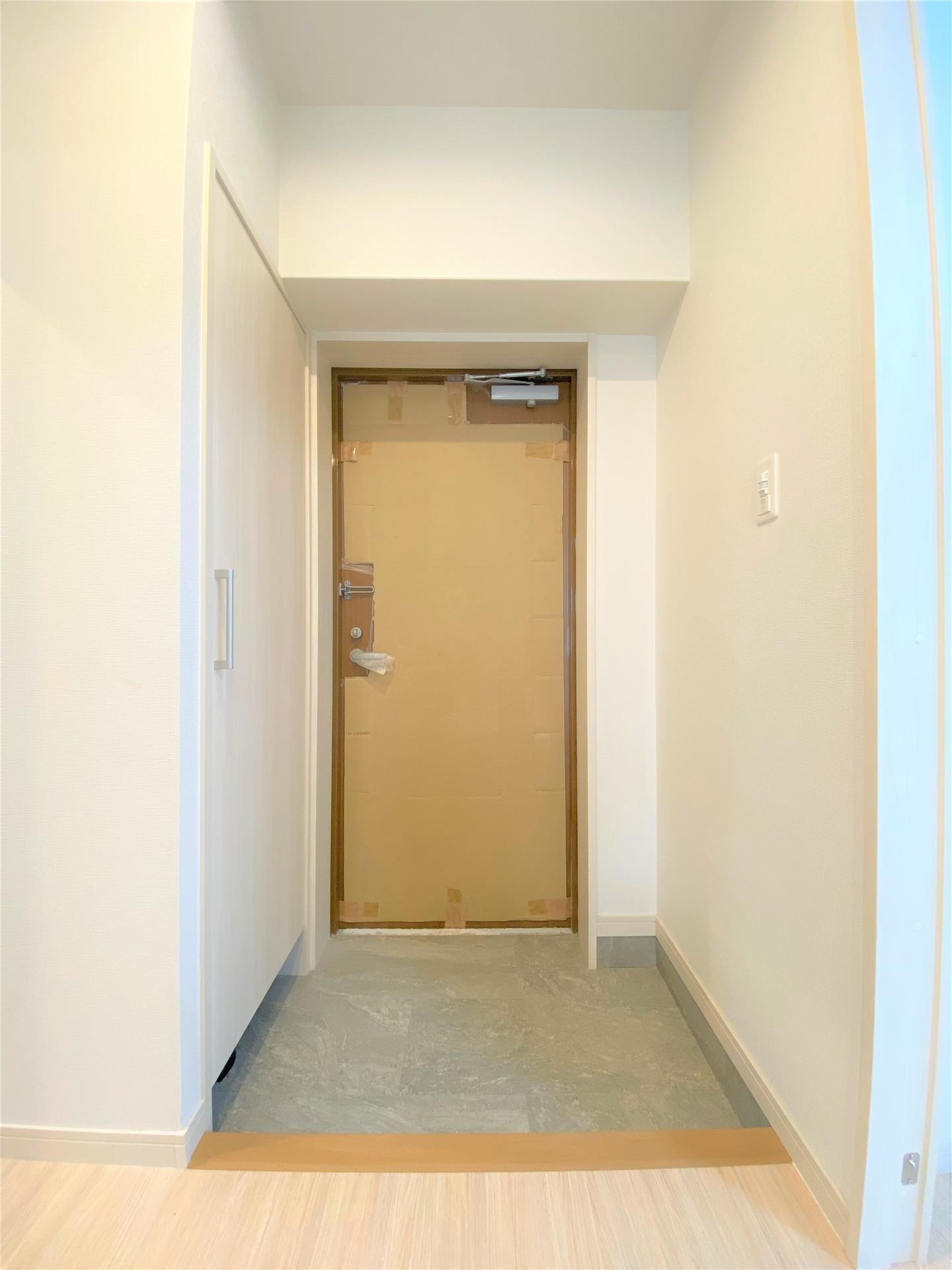 玄関　※モデルルーム写真