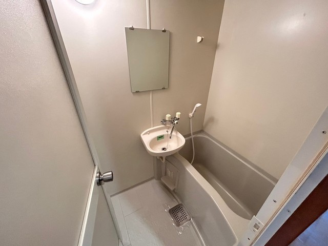 バス・シャワールーム　同物件別号室