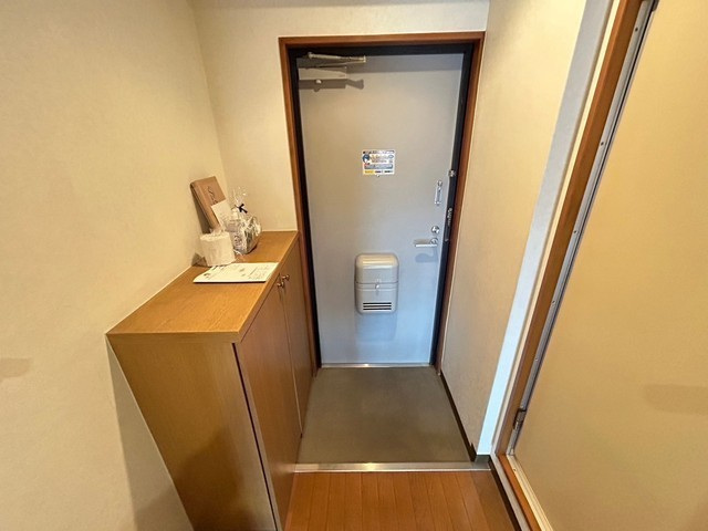 玄関　同物件別号室