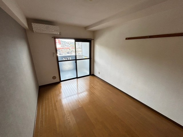 居室・リビング　同物件別号室