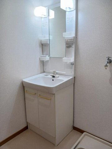洗面設備　脱衣スペースもあります