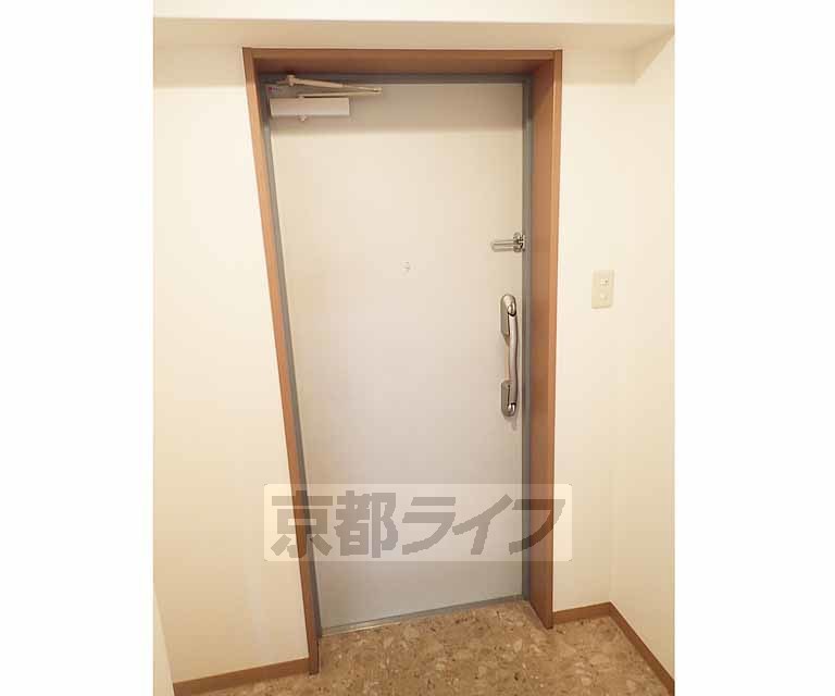 その他設備　しっかりとしたドアです。