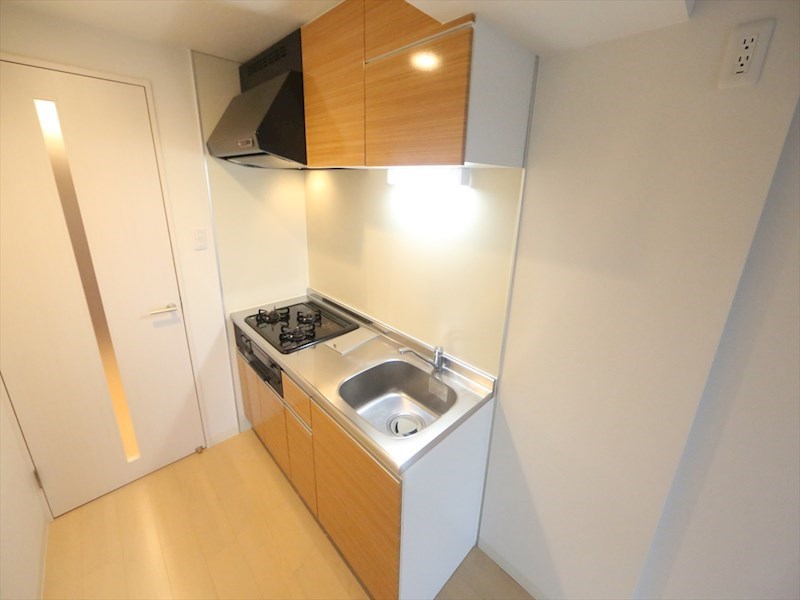 キッチン　システムキッチン（ガス3口コンログリル付）