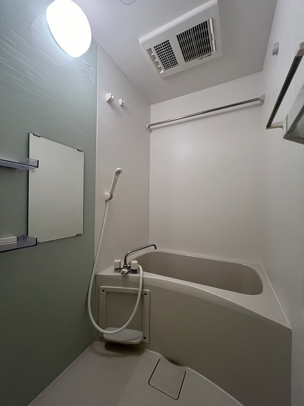 バス・シャワールーム　浴室乾燥機ついてます