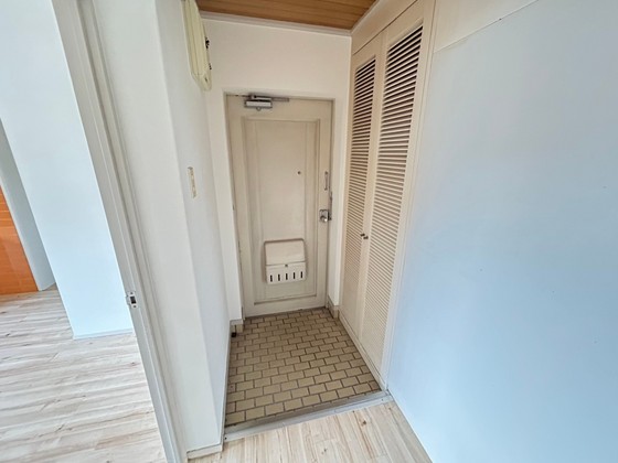 玄関　※別部屋の写真です