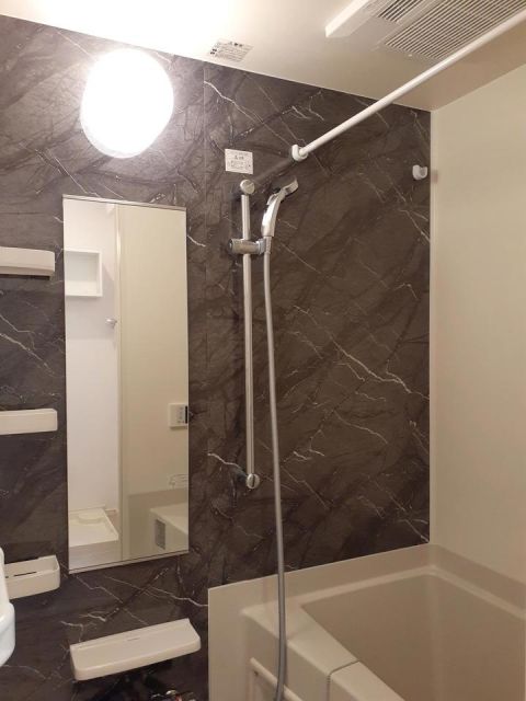 バス・シャワールーム