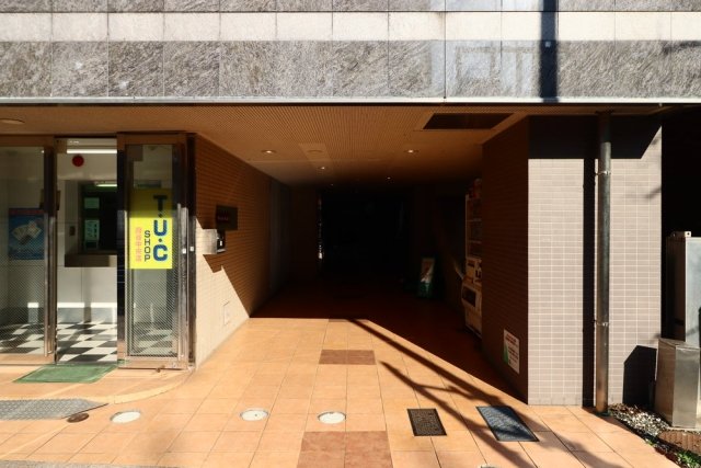 エントランス　建物の内部です