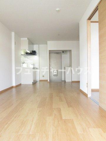 居室・リビング　ゆったり過ごせる居間です