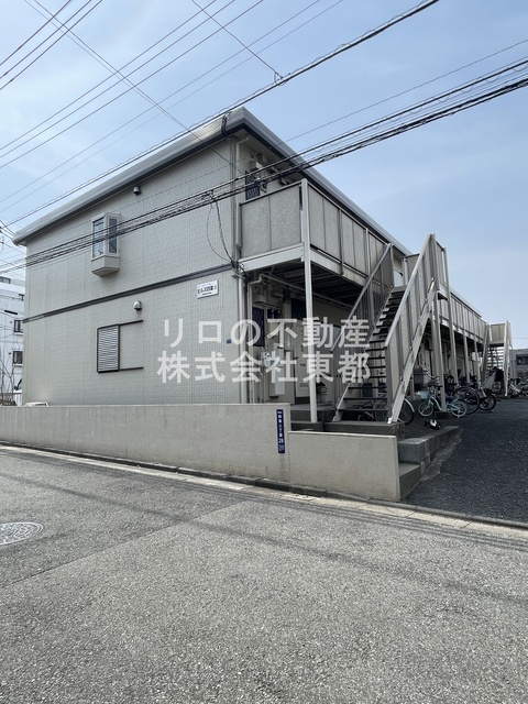 建物外観　周辺は閑静な住宅街ですので落ち着いた住環境です！